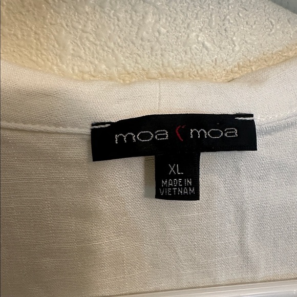 Moa Moa White Ruffled Blouse - Picture 4 of 7